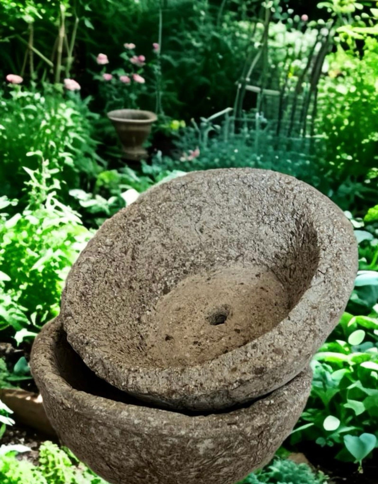 9-inch Round Hypertufa Planter - Rustic Stone-Look Succulent Pot.N22006