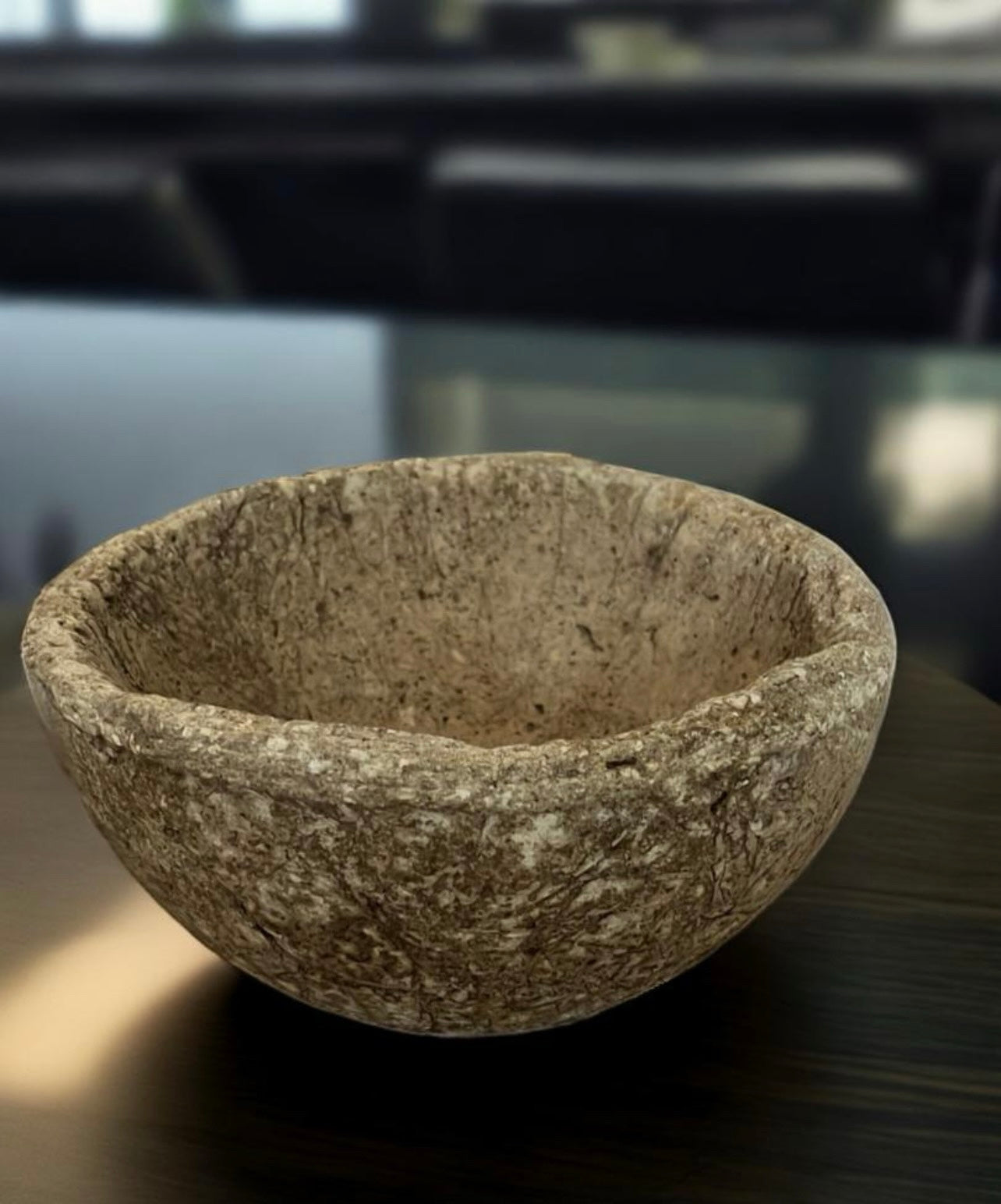 9-inch Round Hypertufa Planter - Rustic Stone-Look Succulent Pot.N22006